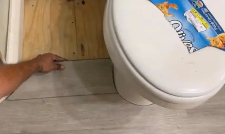 How to Cut Vinyl Plank Flooring Around a Toilet - Home Fitment